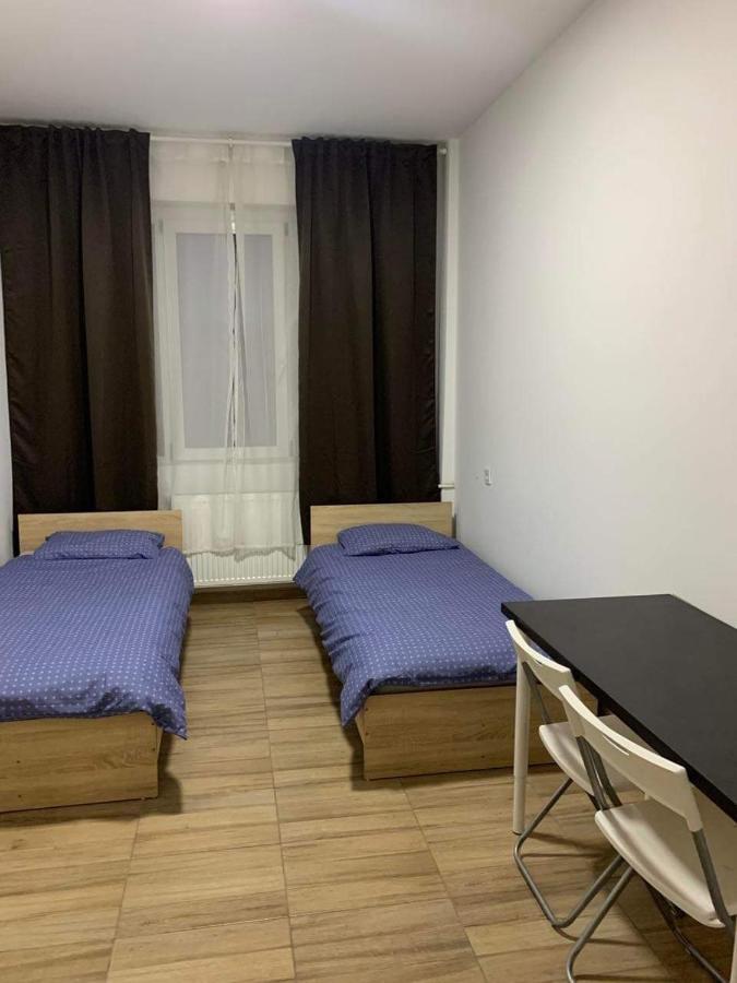 Super Szallo Budapest Luaran gambar