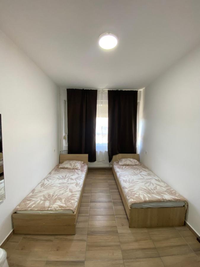 Super Szallo Budapest Luaran gambar