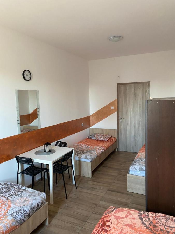 Super Szallo Budapest Luaran gambar